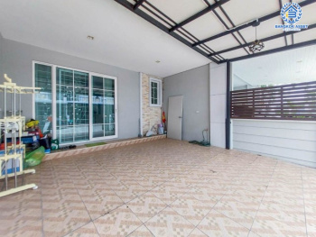 *****ทาวน์เฮ้าส์มือสองย่านเมืองทอง ม.โกลเด้นซิตี้ แจ้งวัฒนะ-เมืองทอง เนื้อที่กว้าง 19 ตร.ว. ฟังก์ชัน 4 ห้องนอน 3 ห้องน้ำ ที่จอดรถ 2 คัน ฟรี! เครื่องปรับอากาศ 4 เครื่อง ลงเสาเข็ม ต่อเติมพร้อมเข้าอยู่ได้ทันที ทำเลเดินทางสะดวก ใกล้รถไฟฟ้าสายสีชมพู "สถานีปากเกร็ด" และจุดขึ้นทางด่วน "อุดรรัถยา" จองเลย!